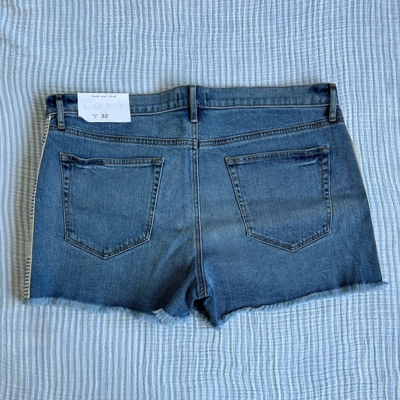 NWT! LOFT Side Stripe Denim Cut Off Shorts, Vivid Mid Indigo Wash, Size 32 / 14 - Picture 8 of 16
